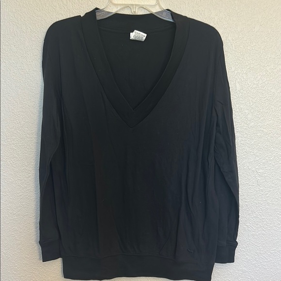 Victoria's Secret Gray Long Sleeve Tee - Picture 1 of 6